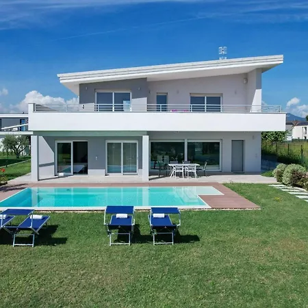 Easy Life By Garda Villa
